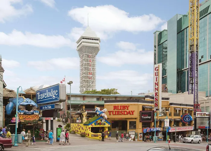 Travelodge By Wyndham Niagara Falls At The Falls