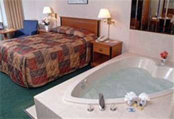 Travelodge By Wyndham At The Falls 3* Niagara Falls