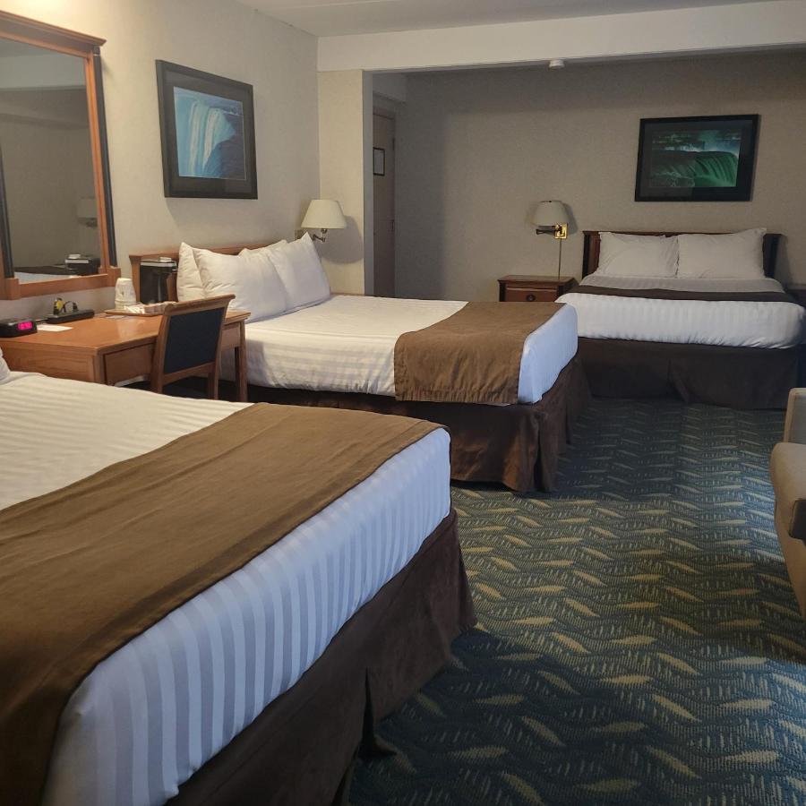 Hotel Travelodge By Wyndham At The Falls Niagara Falls