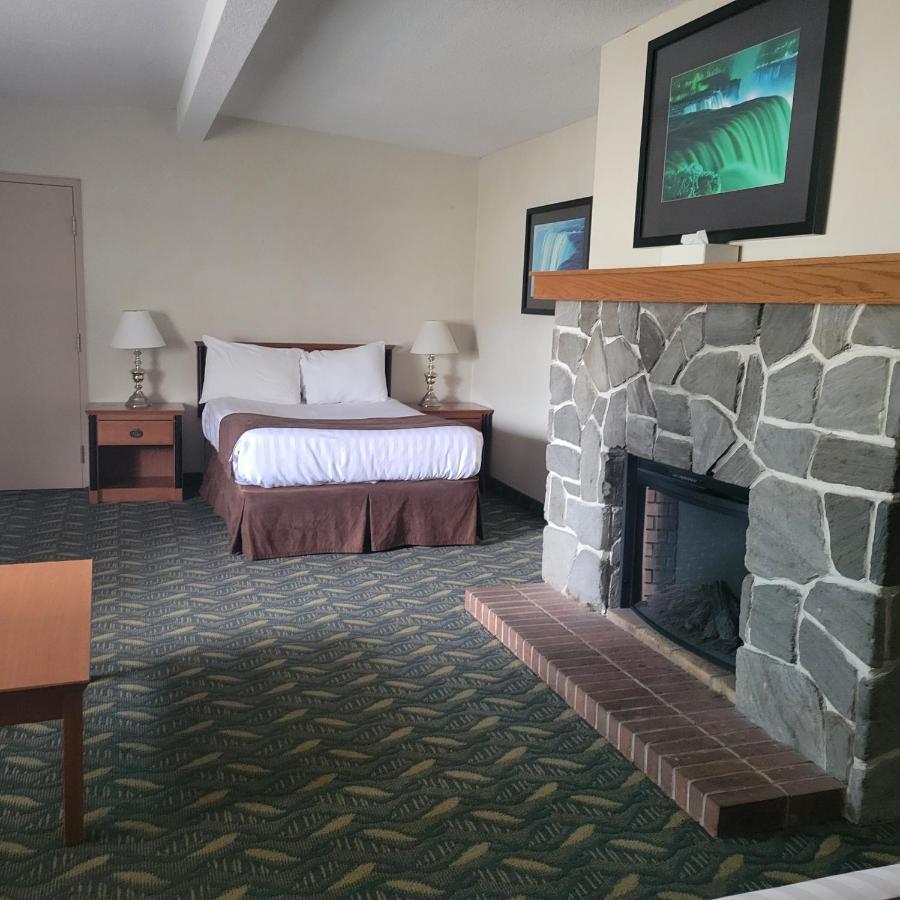 Hotel Travelodge By Wyndham At The Falls Niagara Falls