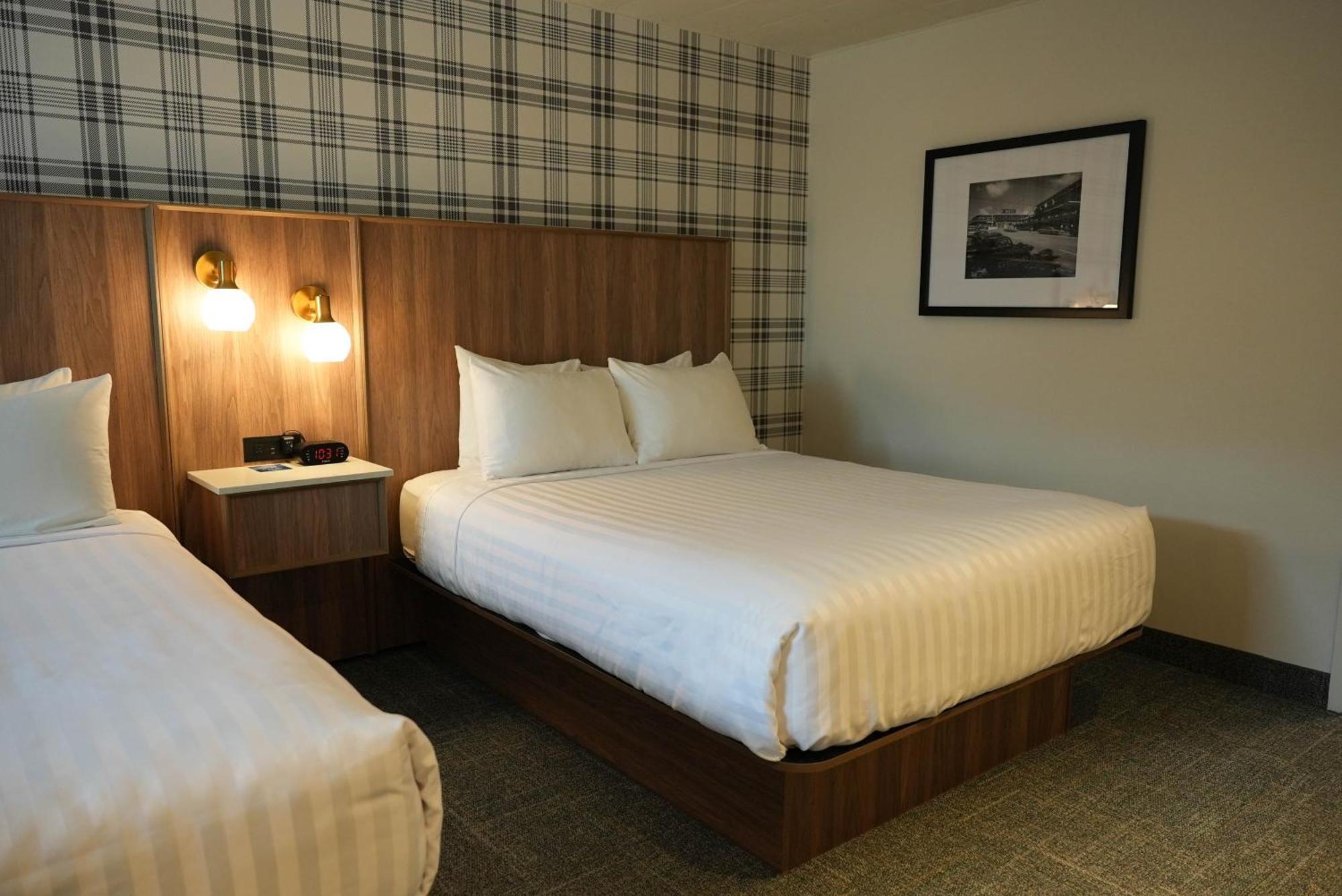 Hotel Travelodge By Wyndham At The Falls