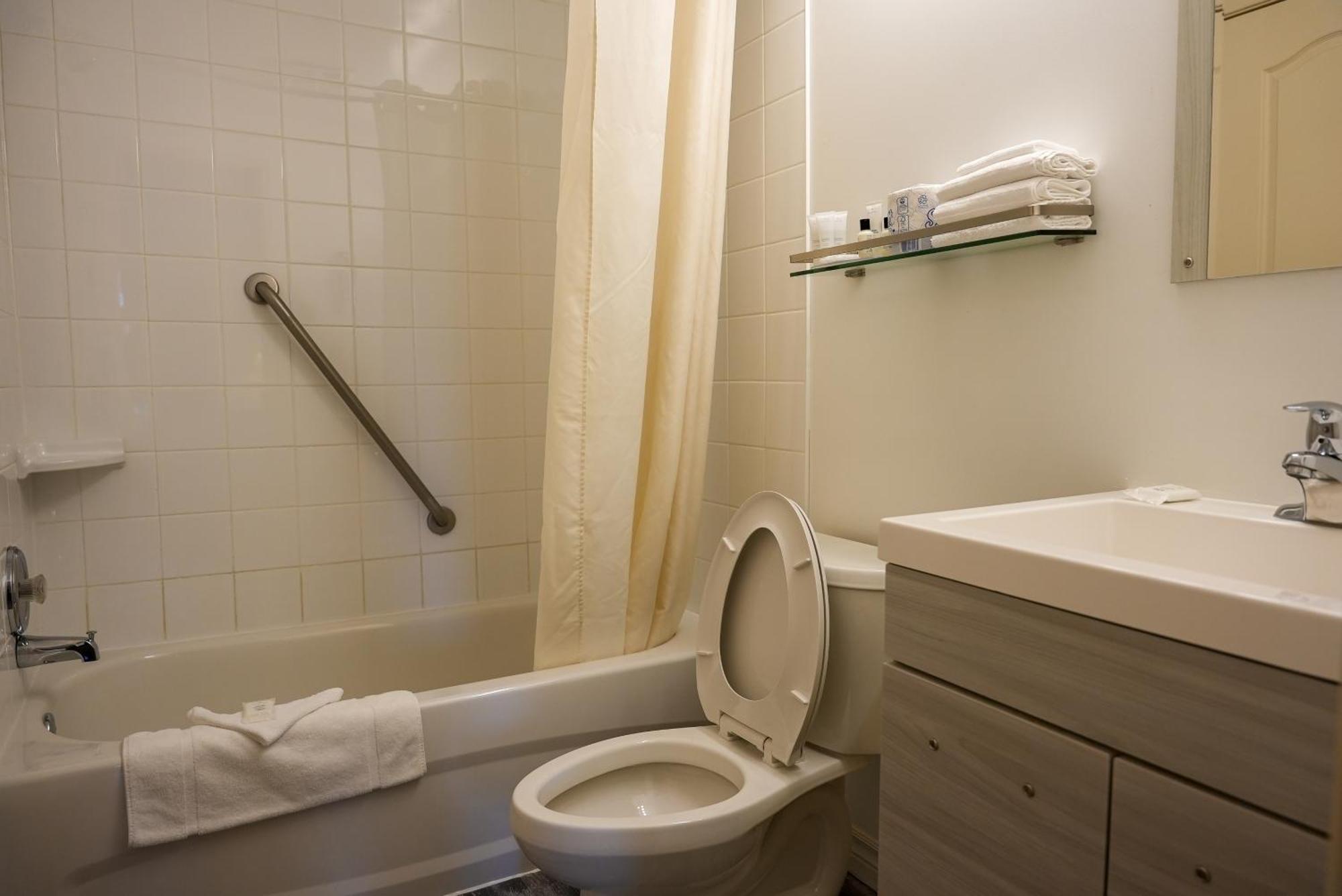 Hotel Travelodge By Wyndham At The Falls 3*