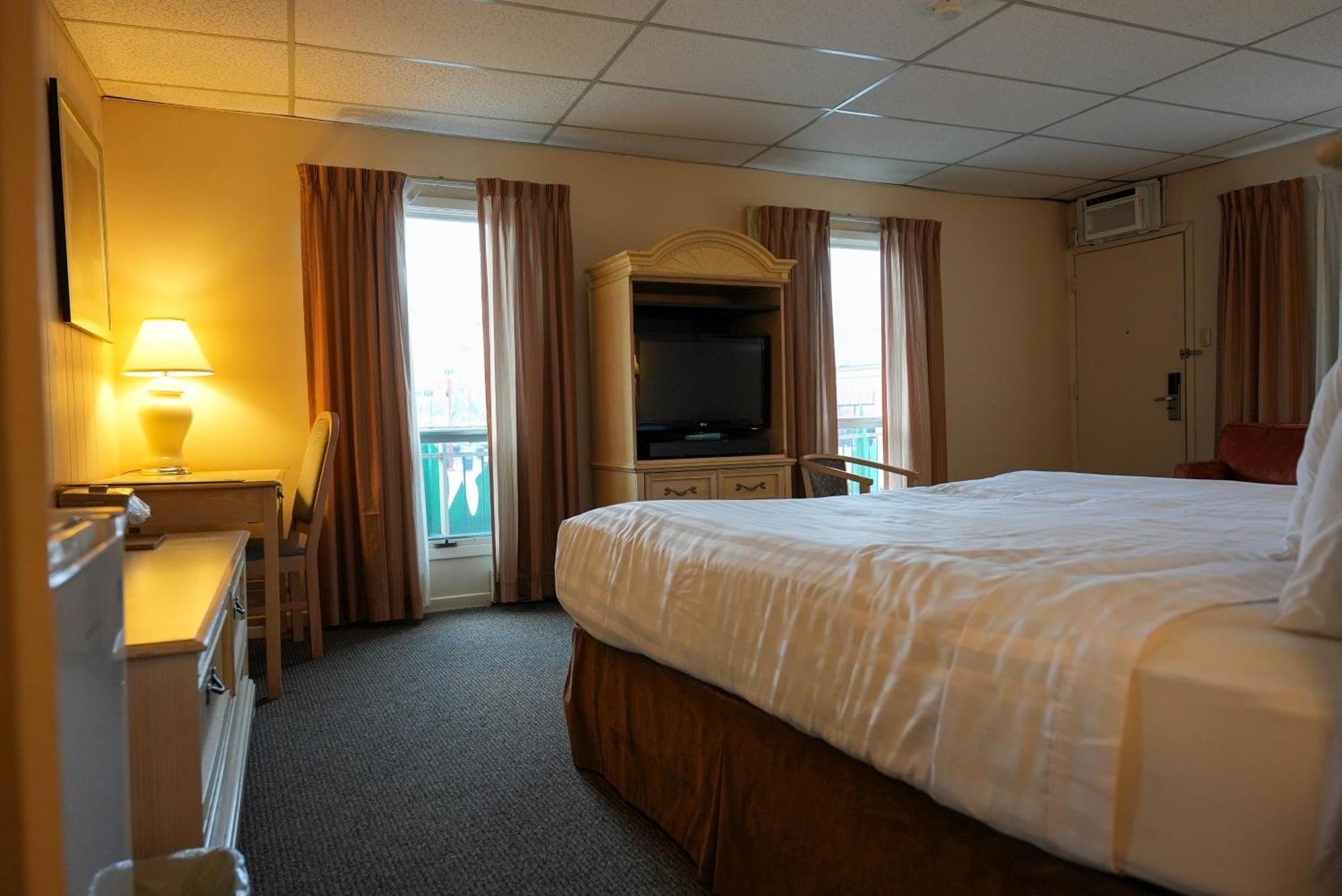 Travelodge By Wyndham At The Falls