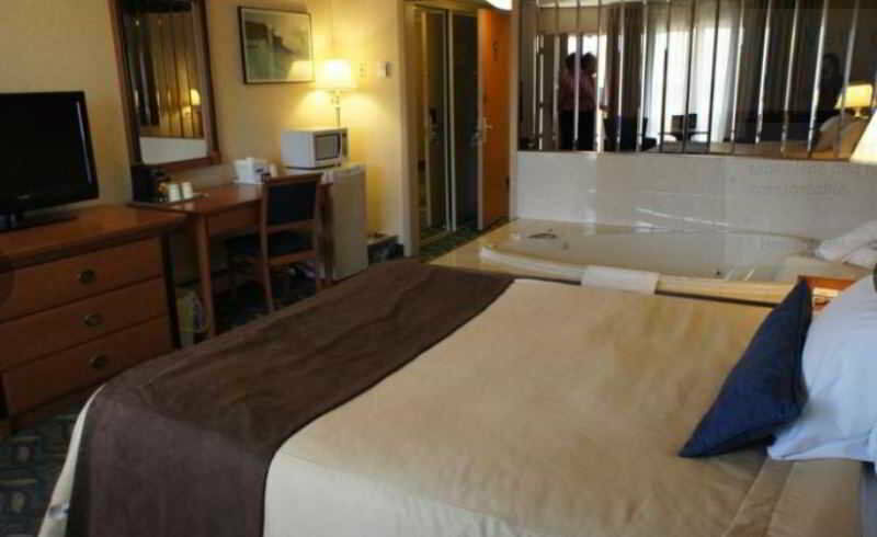 Travelodge By Wyndham At The Falls 3*
