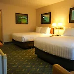 Travelodge By Wyndham Niagara Falls At The Falls