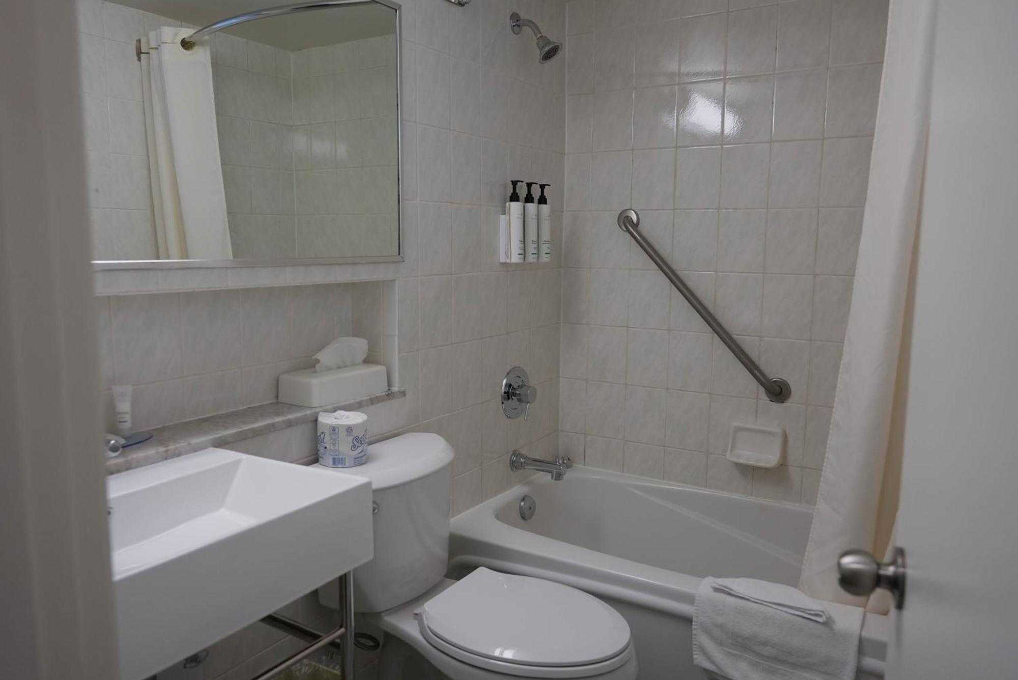 Hotel Travelodge By Wyndham At The Falls 3*